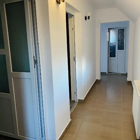 In Feel Like Apartment *