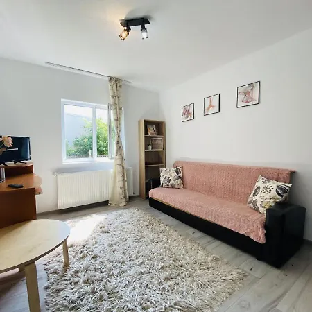 In Feel Like Apartment *